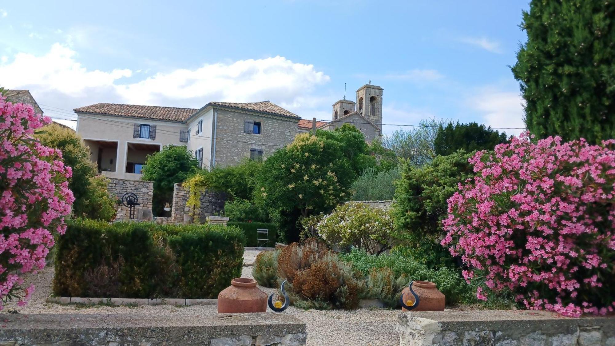 Une Nuit Au Village - Chambre D'Hotes De Charme Orgnac-l'Aven ภายนอก รูปภาพ